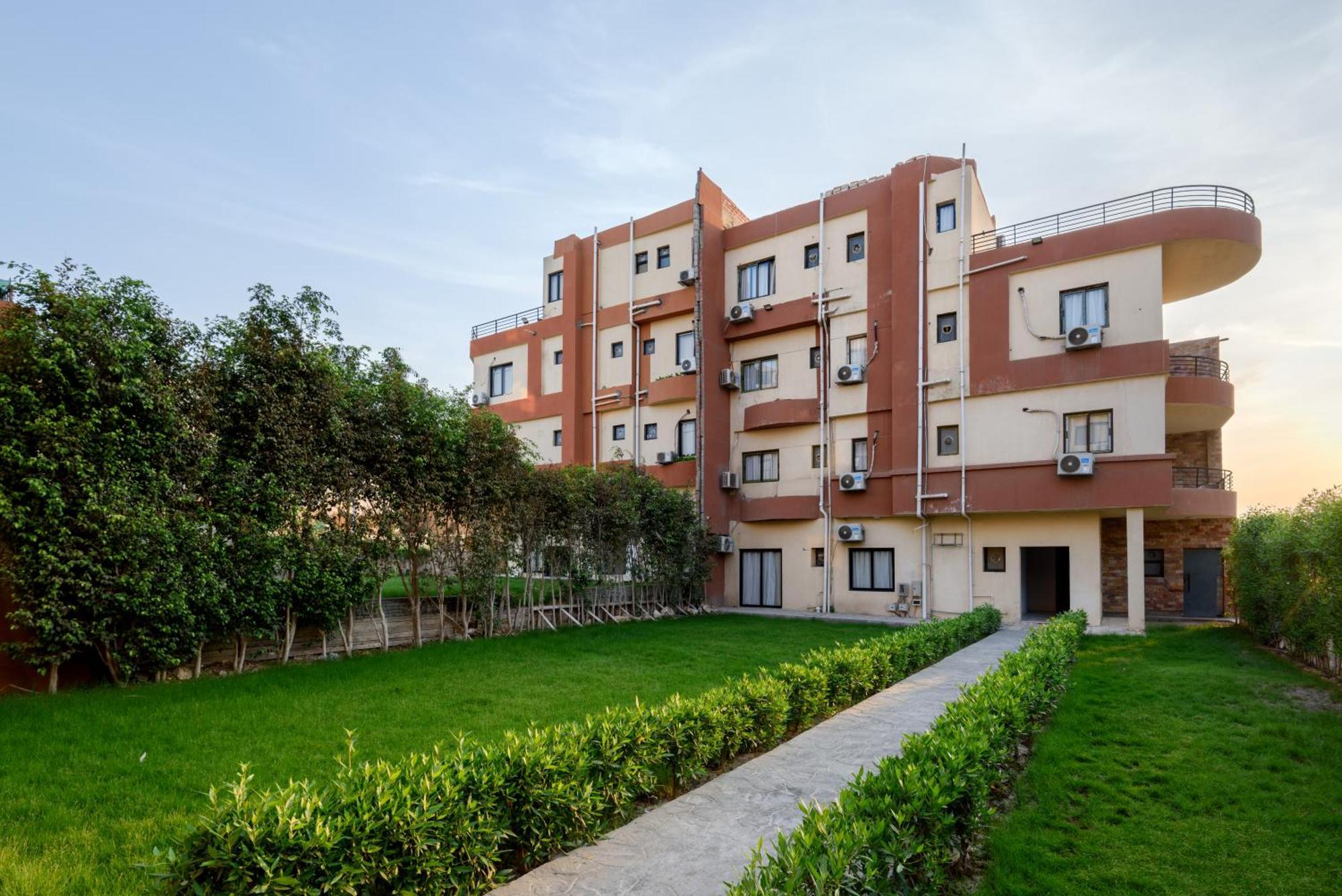 Travelholic Residence Golden Gates Cairo Exterior photo